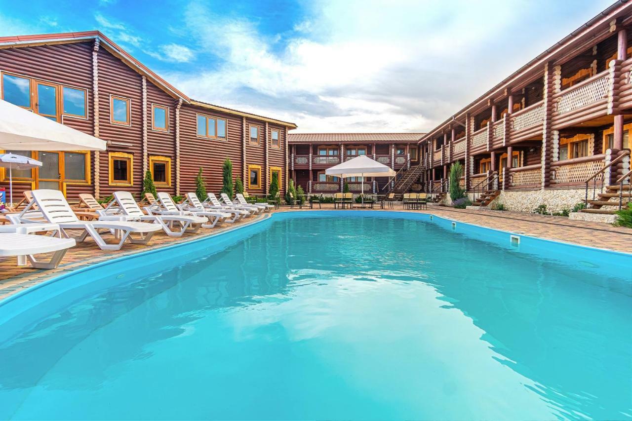 Hotel Berloga Burlach'ya Balka Exterior foto